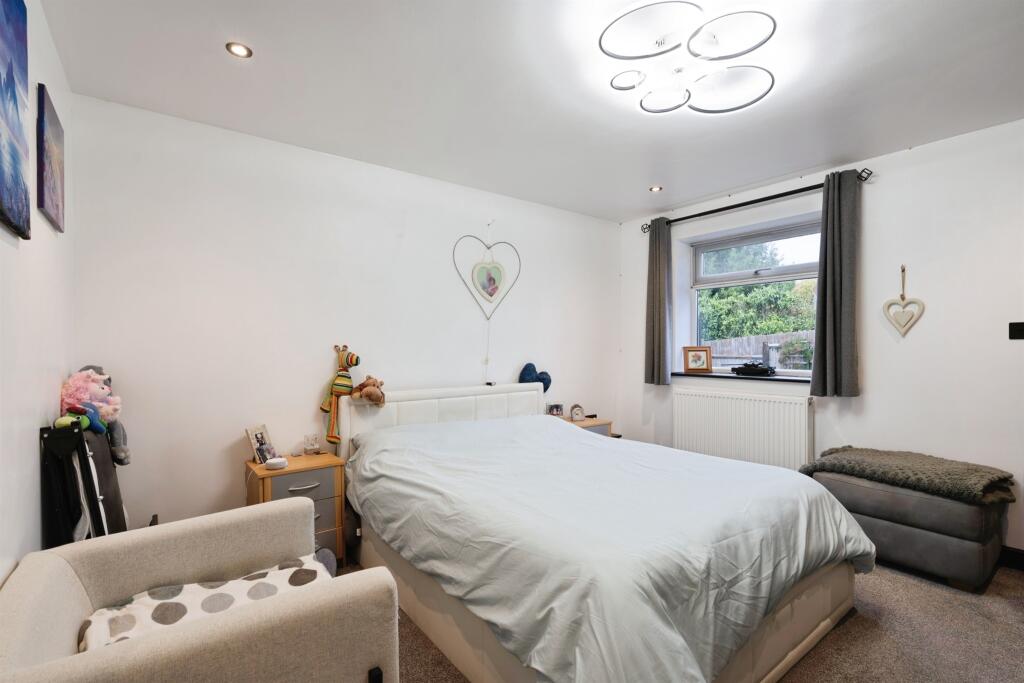 House in Salisbury, Amesbury - More