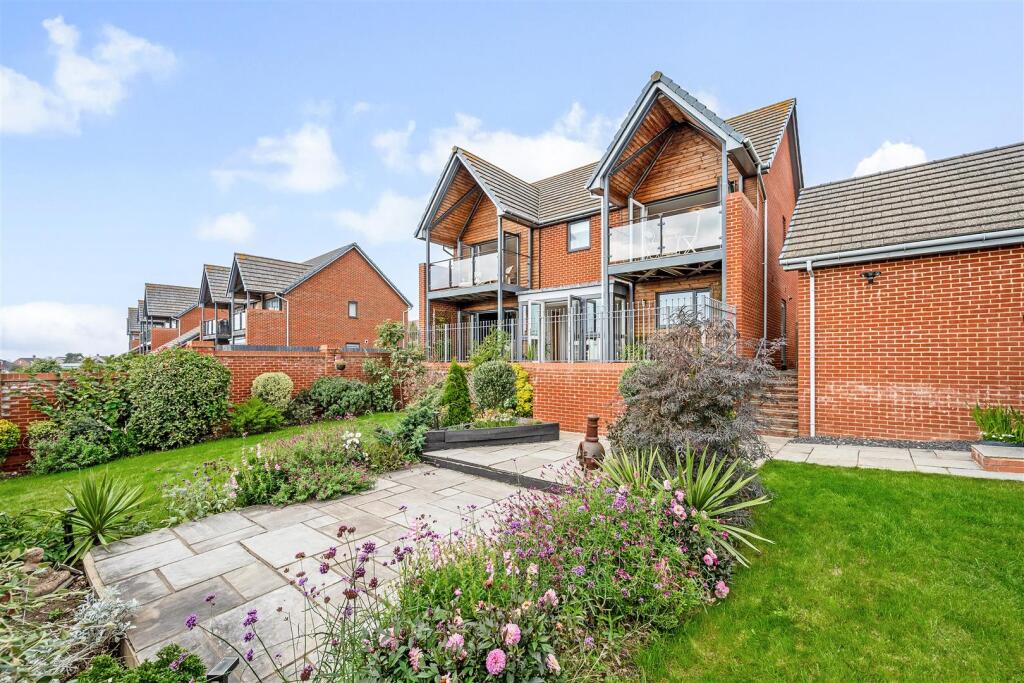House in Havant, Hampshire - View 2