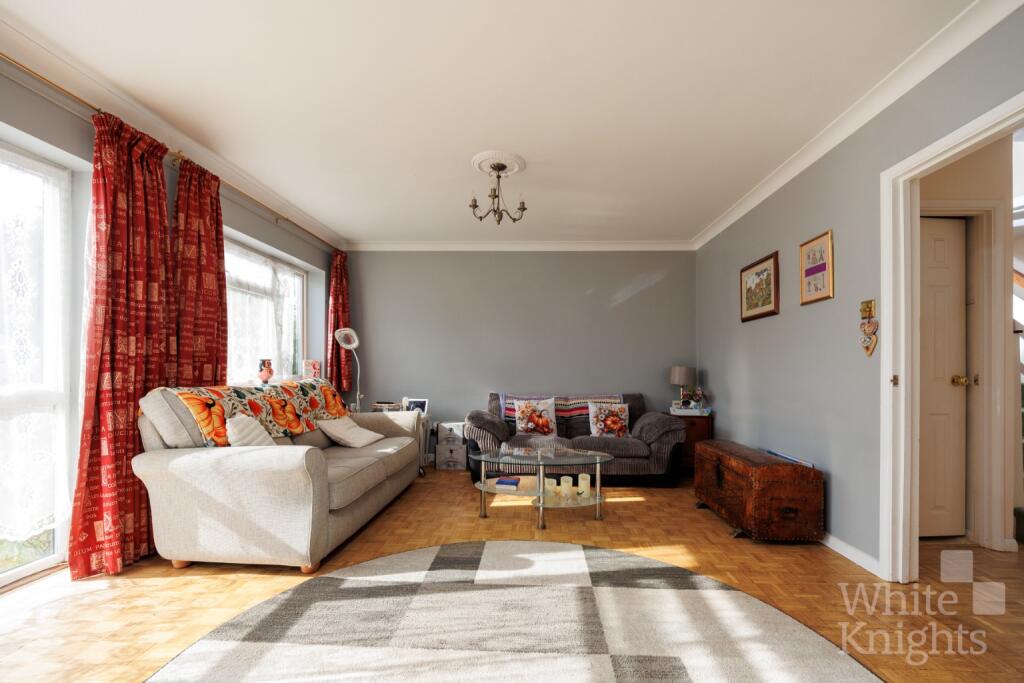 Wenlock Edge, Charvil, Wokingham, RG10 9QG photo 3