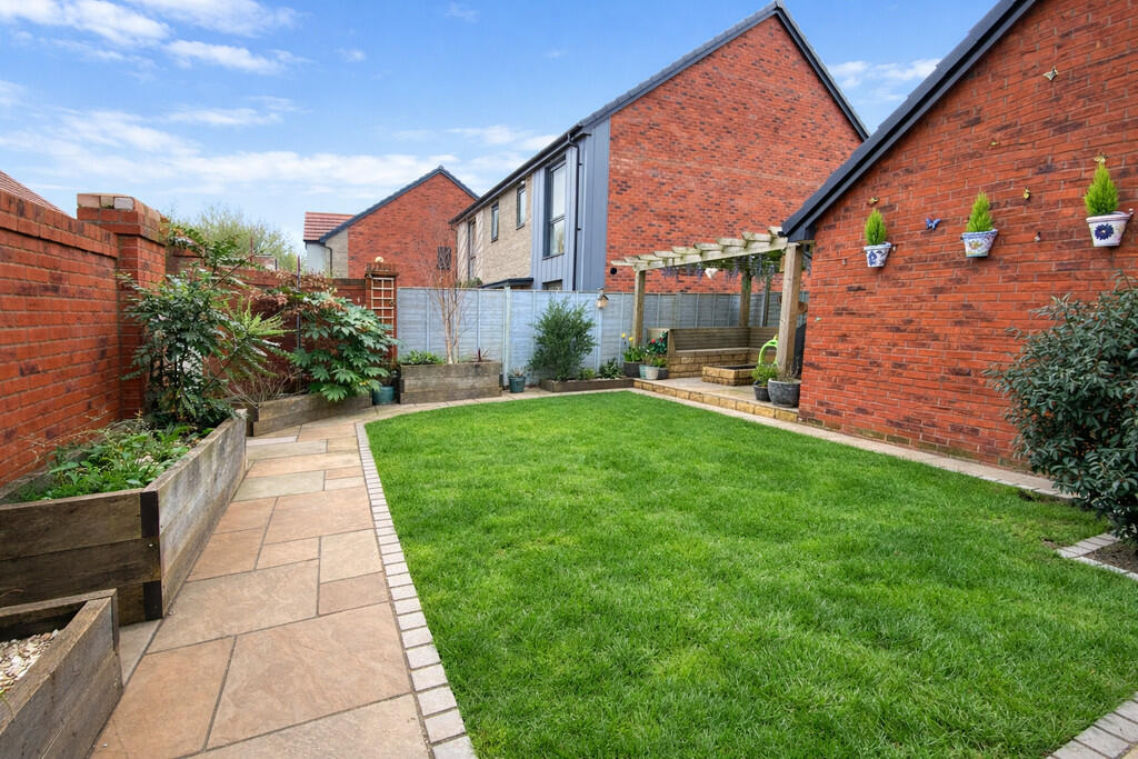 Dowsell Way, Yate photo 2