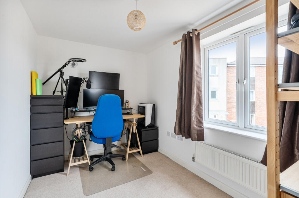 Apartment in Eastleigh, Middle Stoneham - More