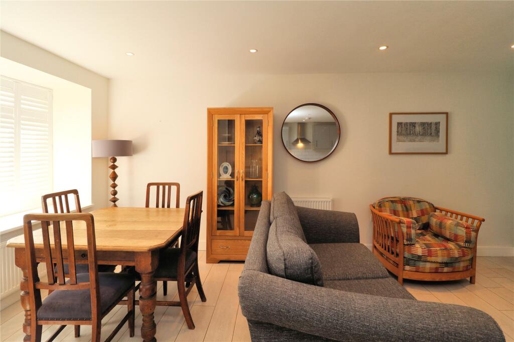 House in Woking, Surrey - View 5