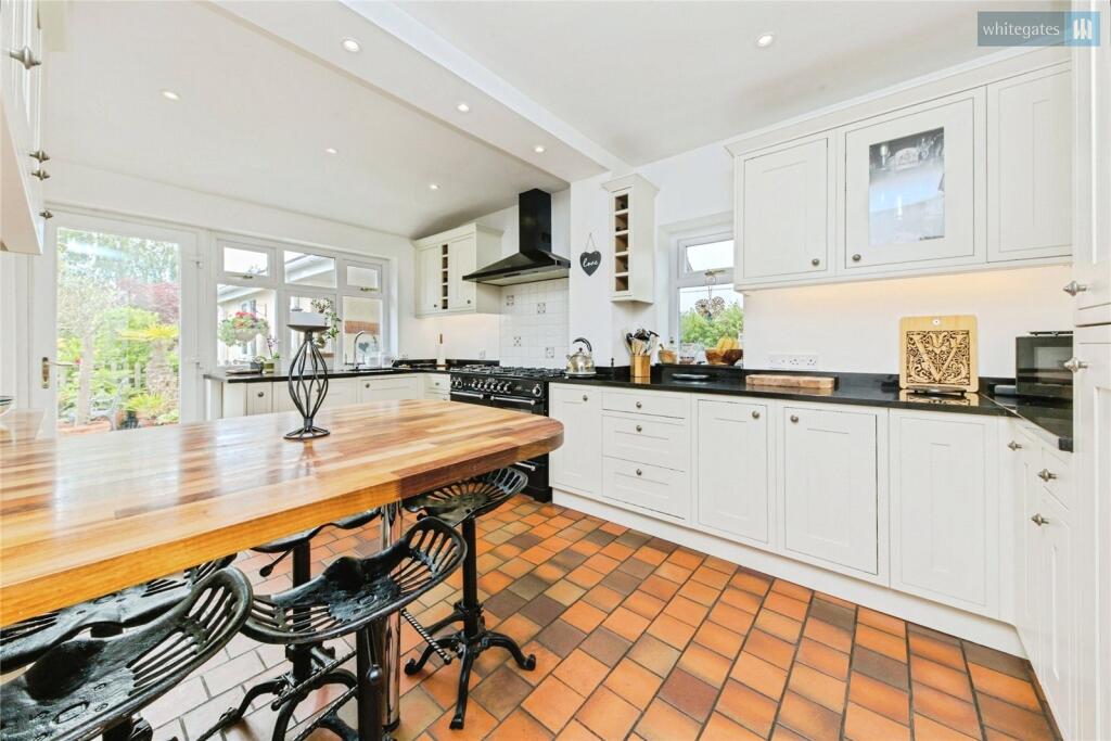 Crewe Road, Wistaston, Crewe, Cheshire, CW2 photo 3