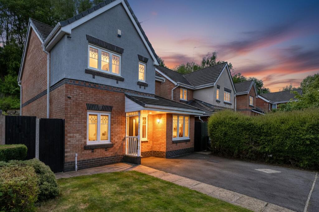 4-bed detached on Westwood Avenue, Godley, Hyde, £385,000