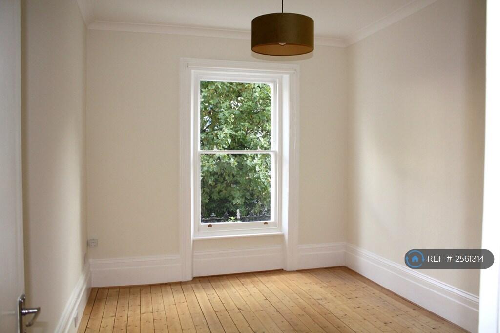 Apartment in London - View 2