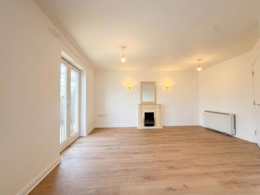 Apartment in Slough, Langley - More