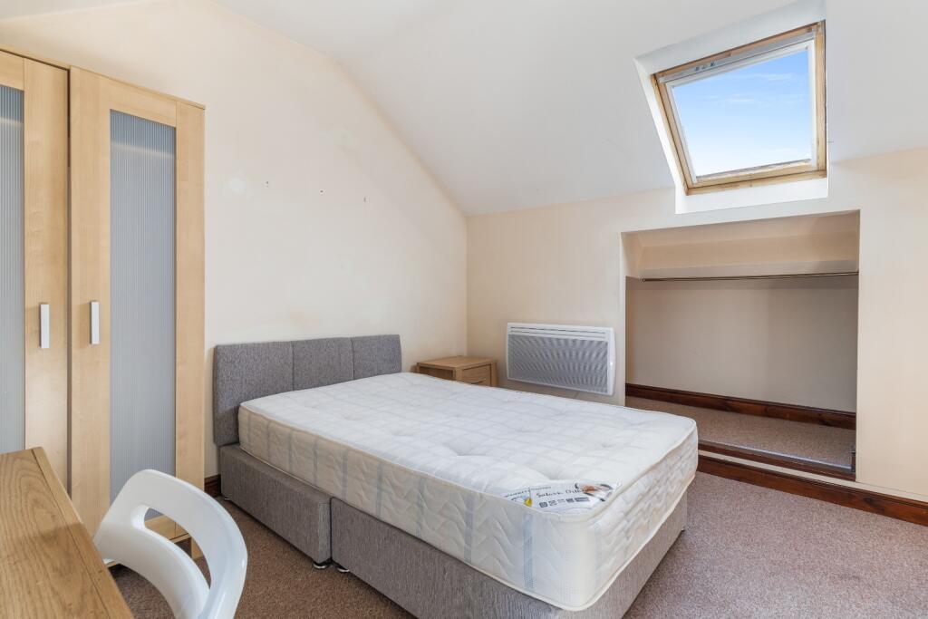 House in Worcester - View 5