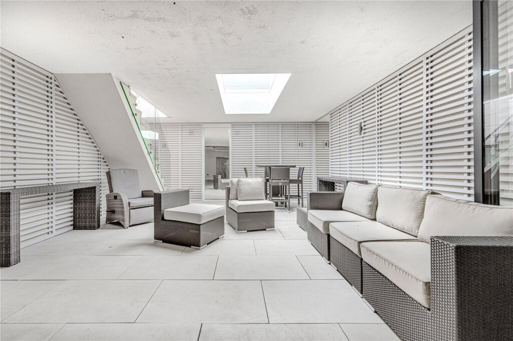 House in London - View 3