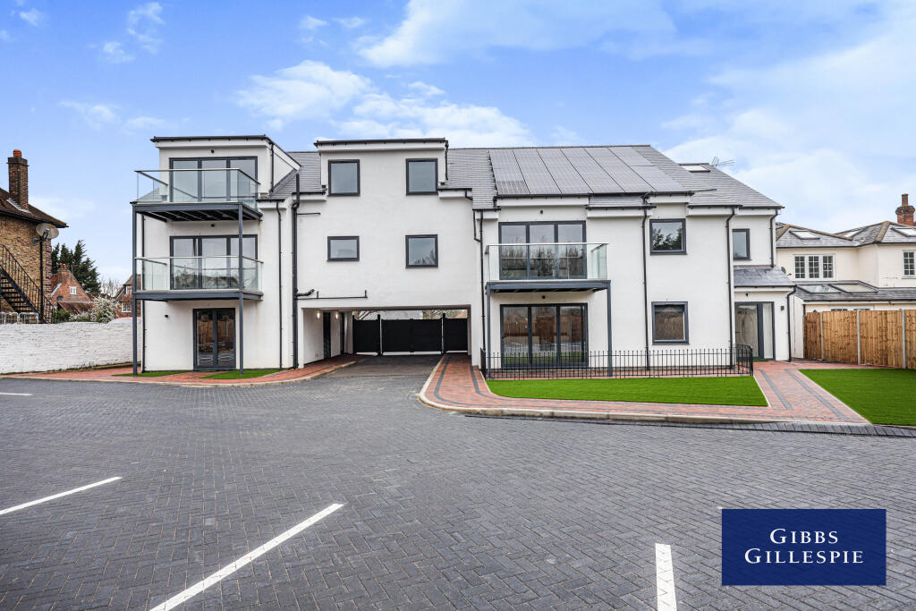 Main image of property: Oxford Road, Gerrards Cross, SL9