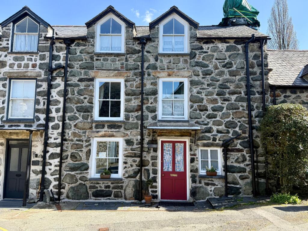 Main image of property: Tanrhiw, Meyrick Street, Dolgellau, LL40 1LR