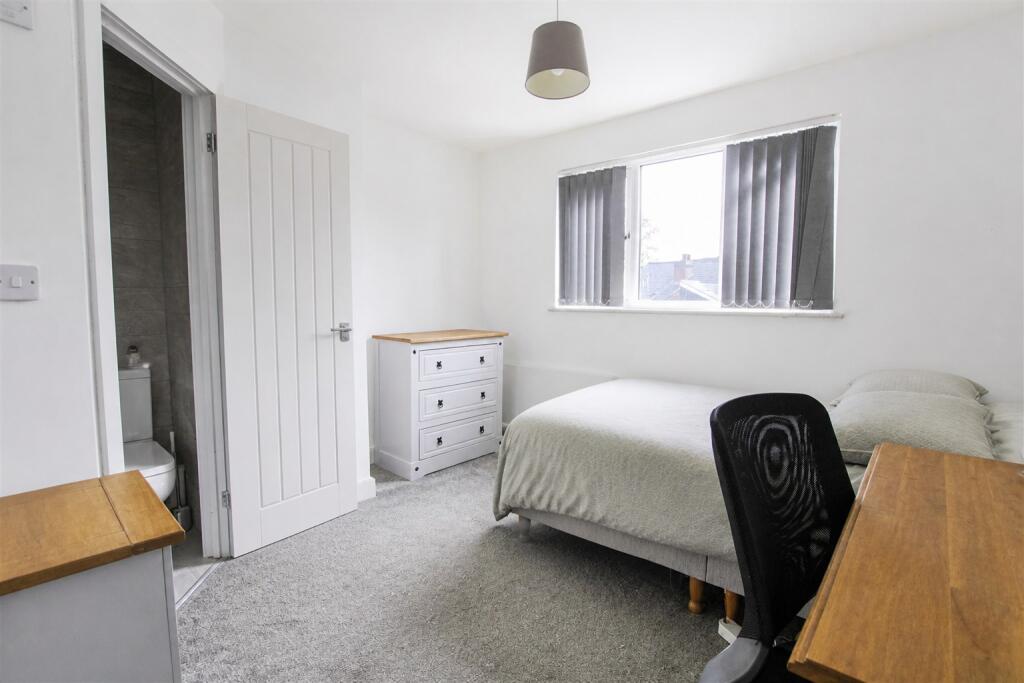 House in Birmingham, Selly Oak - More