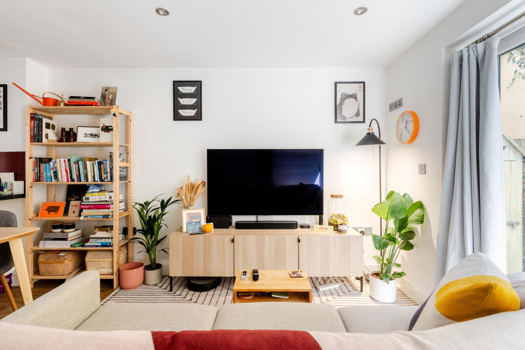 House in Bristol, Stokes Croft, Kingsdown - View 4