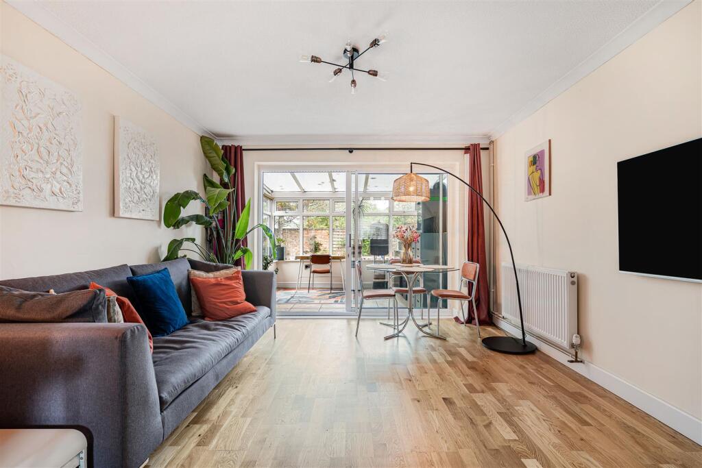 De Mandeville Road, Elsenham, Bishop's Stortford photo 3