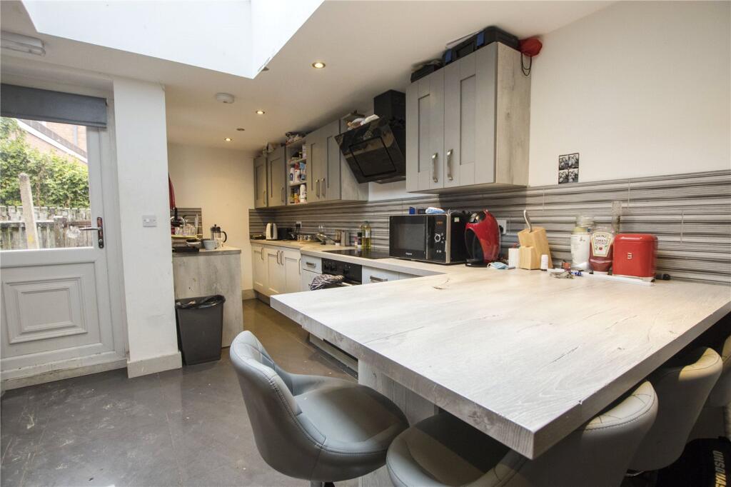 5 bedroom house for rent