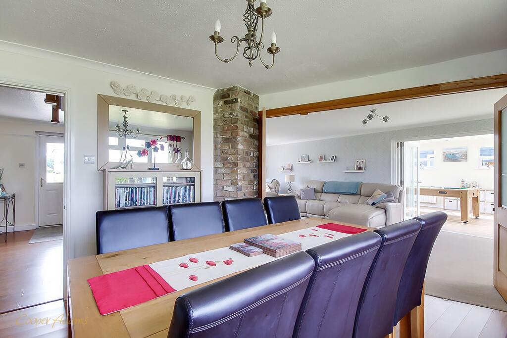 8 Woodcote Cottages photo 4
