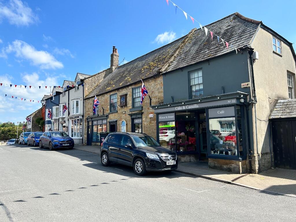 Main image of property: 21-22 The Square, Beaminster, Dorset, DT8