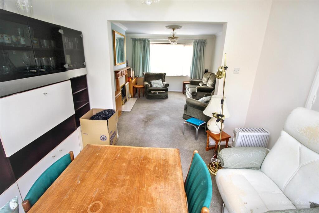 Elmstone Drive, Tilehurst, Reading – pohled 5