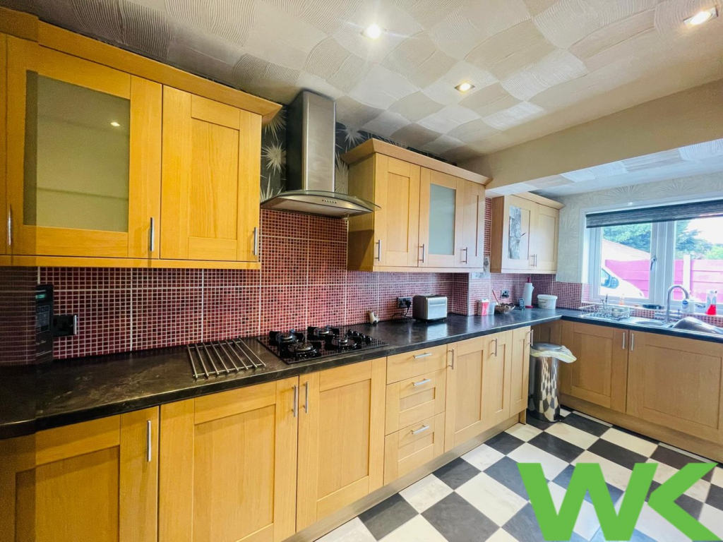 Park Crescent, West Bromwich, B71 photo 4