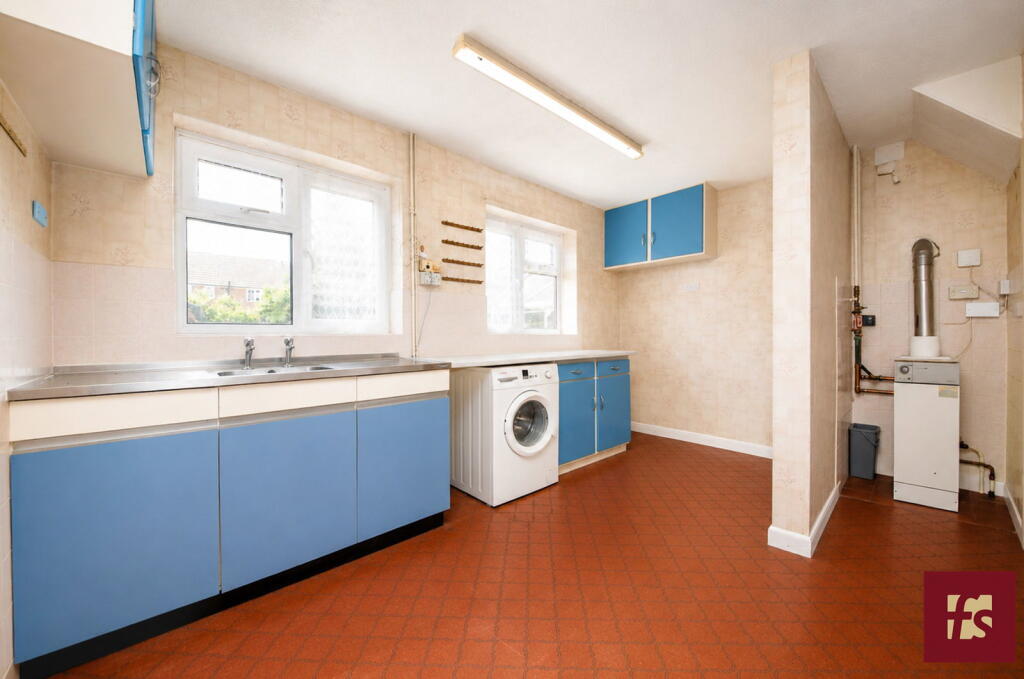 House in Berkshire RG45 6RJ, Wokingham Without - View 3