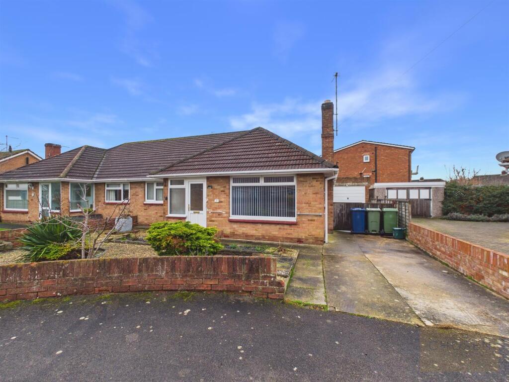Main image of property: Pirton Crescent, Churchdown, Gloucester