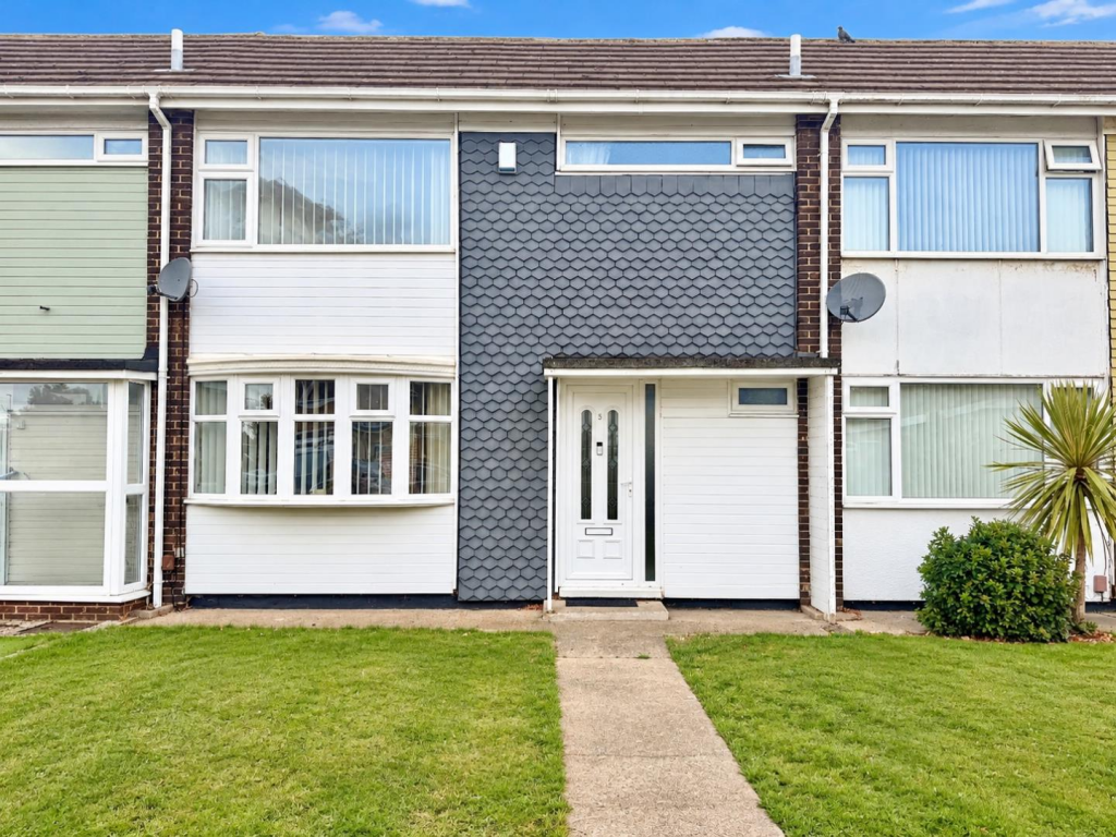 3-bed terraced on Hemel Close, Thornaby, Stockton-On-Tees, £135,000