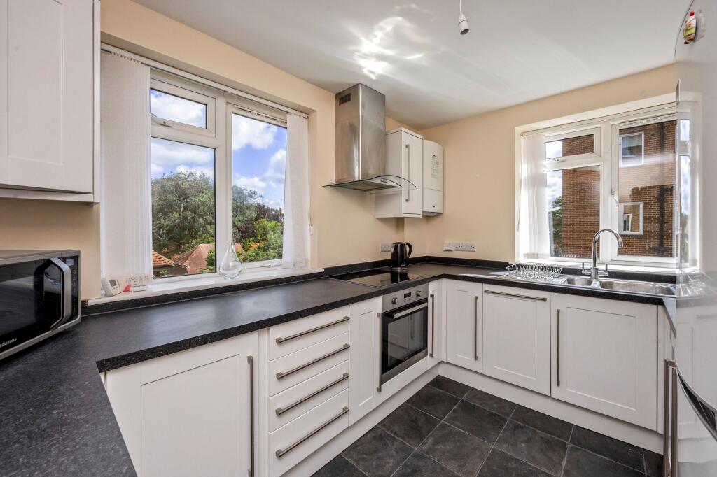 Apartment in Worthing, West Worthing - View 3