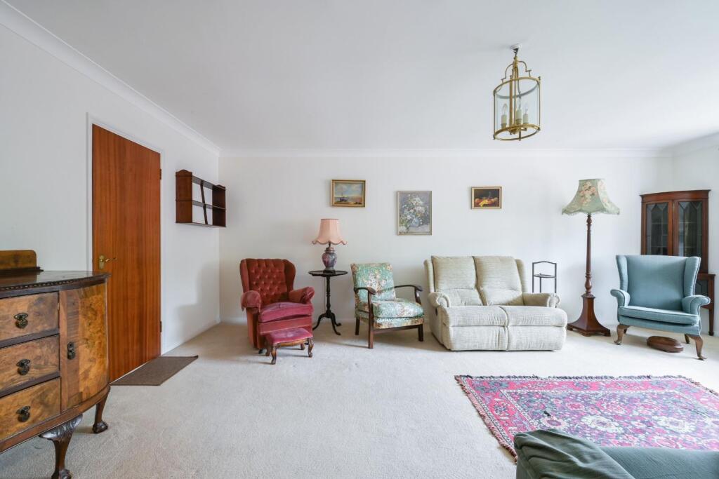 Apartment in Tadworth - View 6