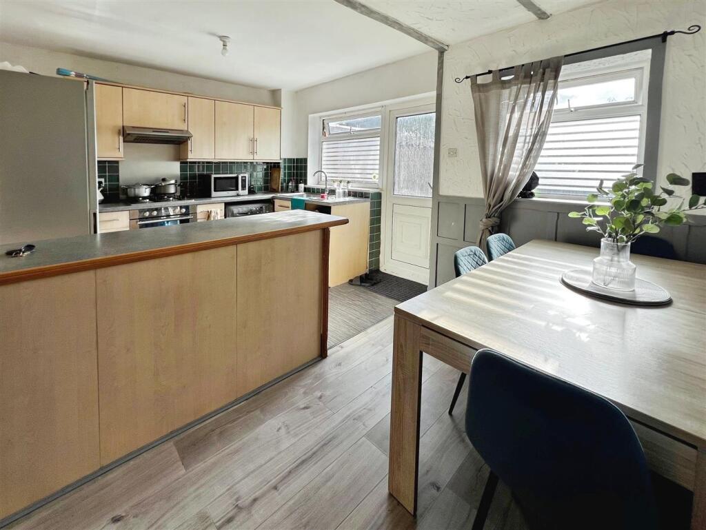 Botany Avenue, Bradford, BD2 1EU photo 5