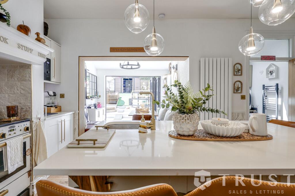 Bradford Road, Birstall, WF17 - View 4