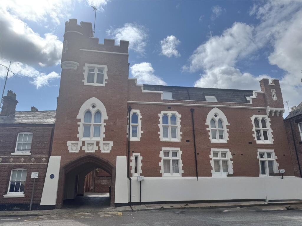 1-bed flat on Albion Street, CHESTER, Cheshire, CH1, £170,000