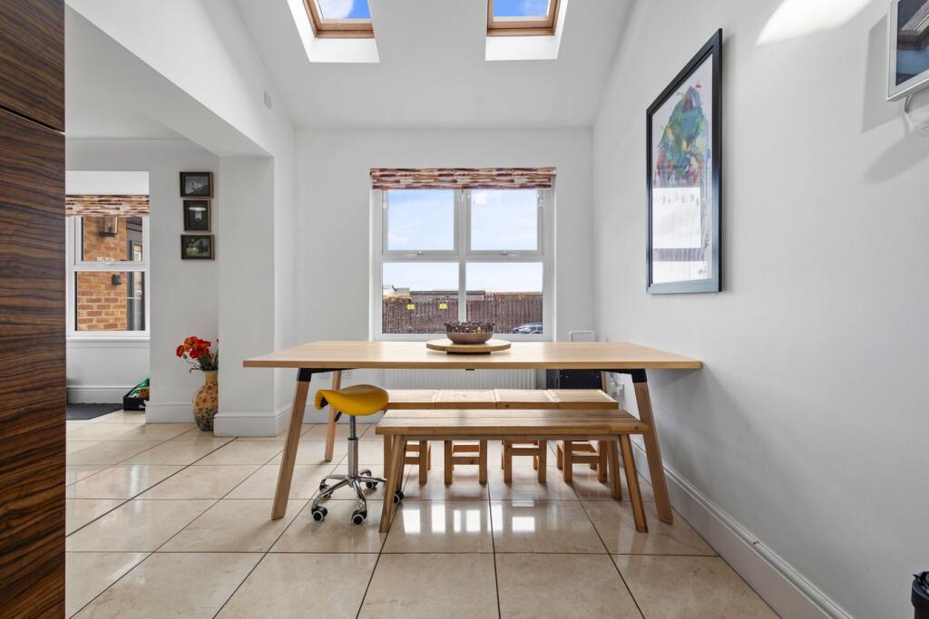 House in Kilmarnock, East Ayrshire - More