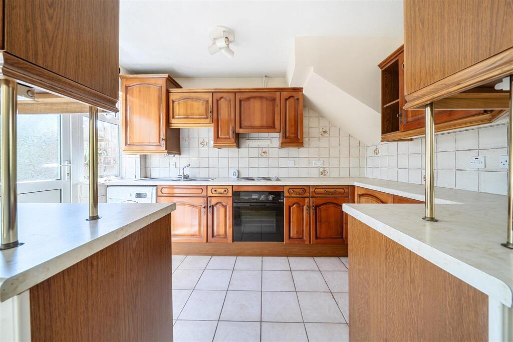 House in Slough - View 3