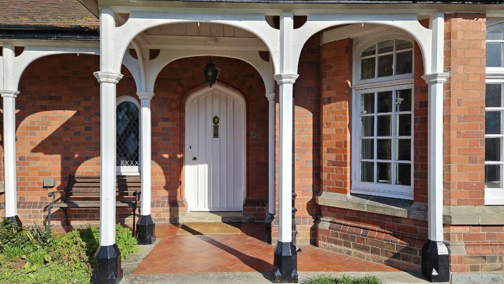 The Bank House, Longhills Road, Church Stretton, Shropshire, SY6 6DS photo 2