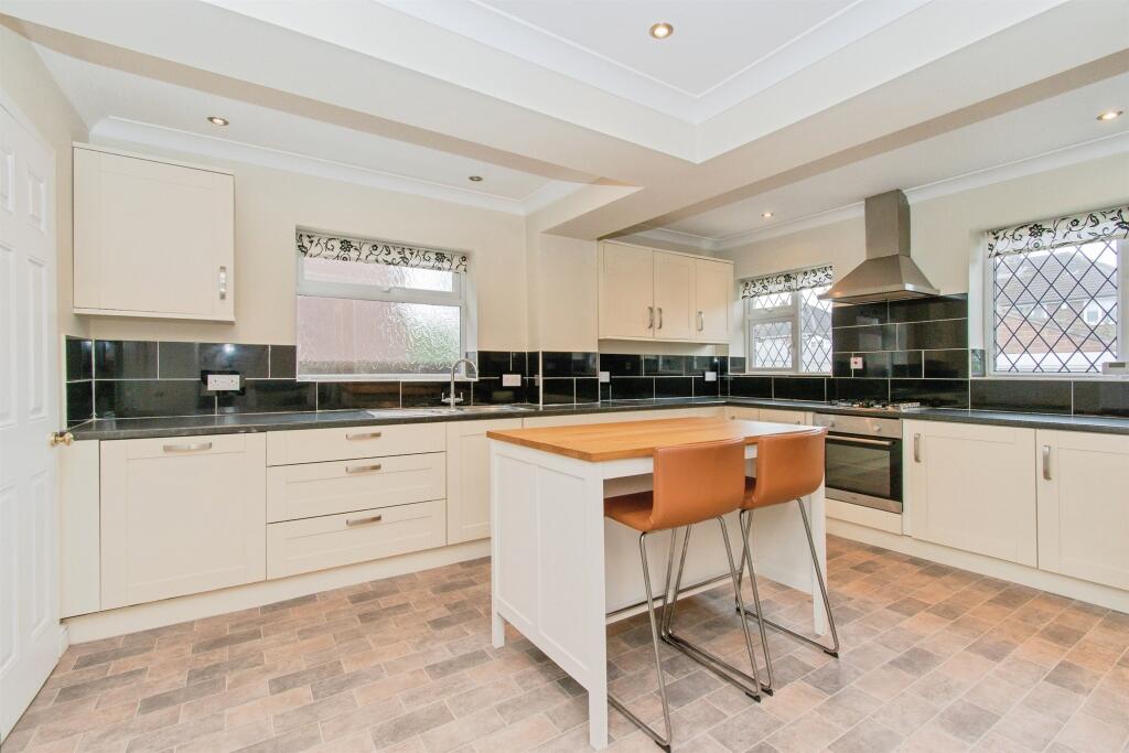 House in Wakefield - View 2