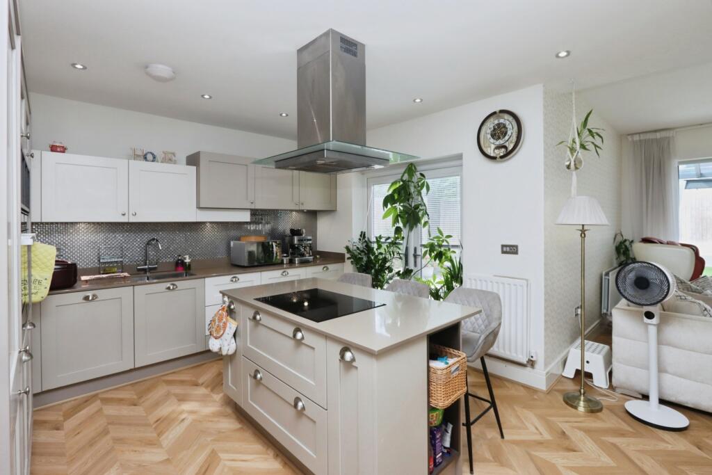 House in Rotherham, Waverley - More