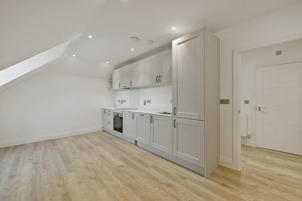 Apartment in Winkfield, Bracknell Forest - View 4