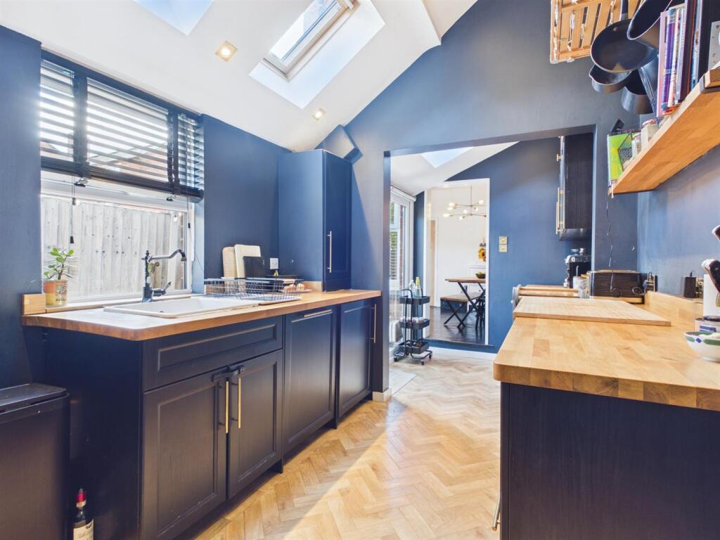 House in Dudley, West Midlands - View 4