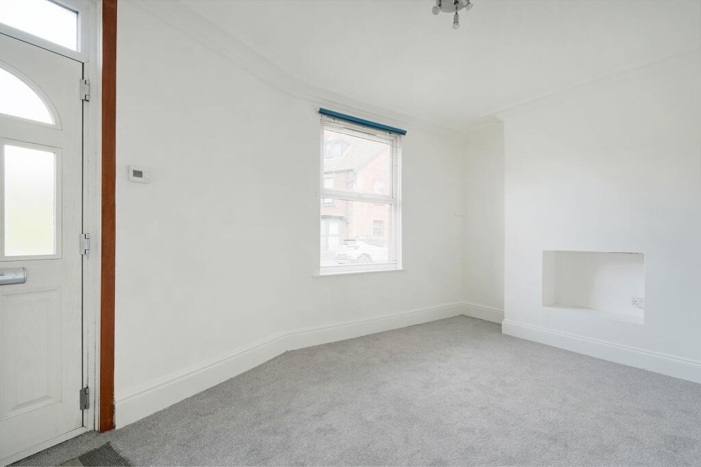 House in Sheffield, Lowfield, Highfield - View 5