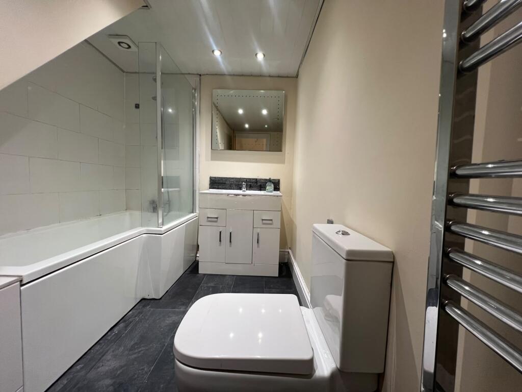 House in Tameside, Greater Manchester - View 5