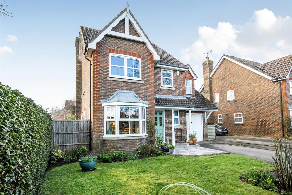 4-bed detached on The Ridings, Fontwell, £600,000