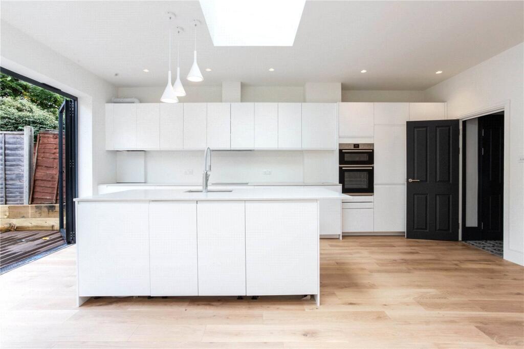 Main image of property: Warwick Road, London, N11