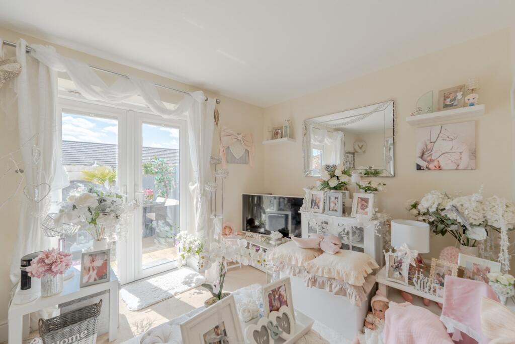 Parker Crescent, Sawtry, Huntingdon, Cambridgeshire, PE28 5WG photo 4