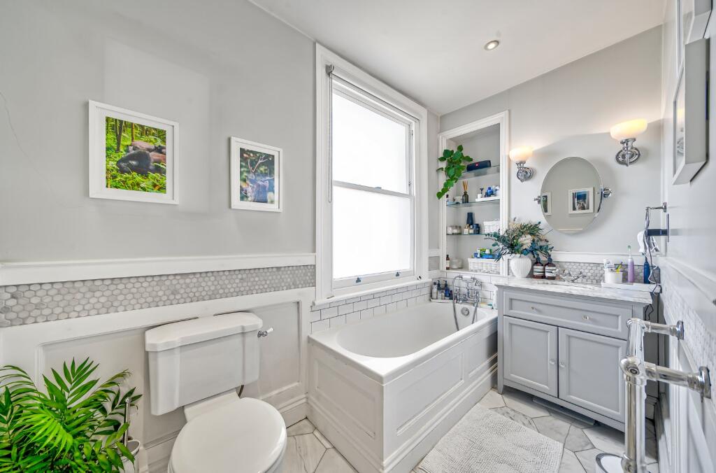 Apartment in London - More
