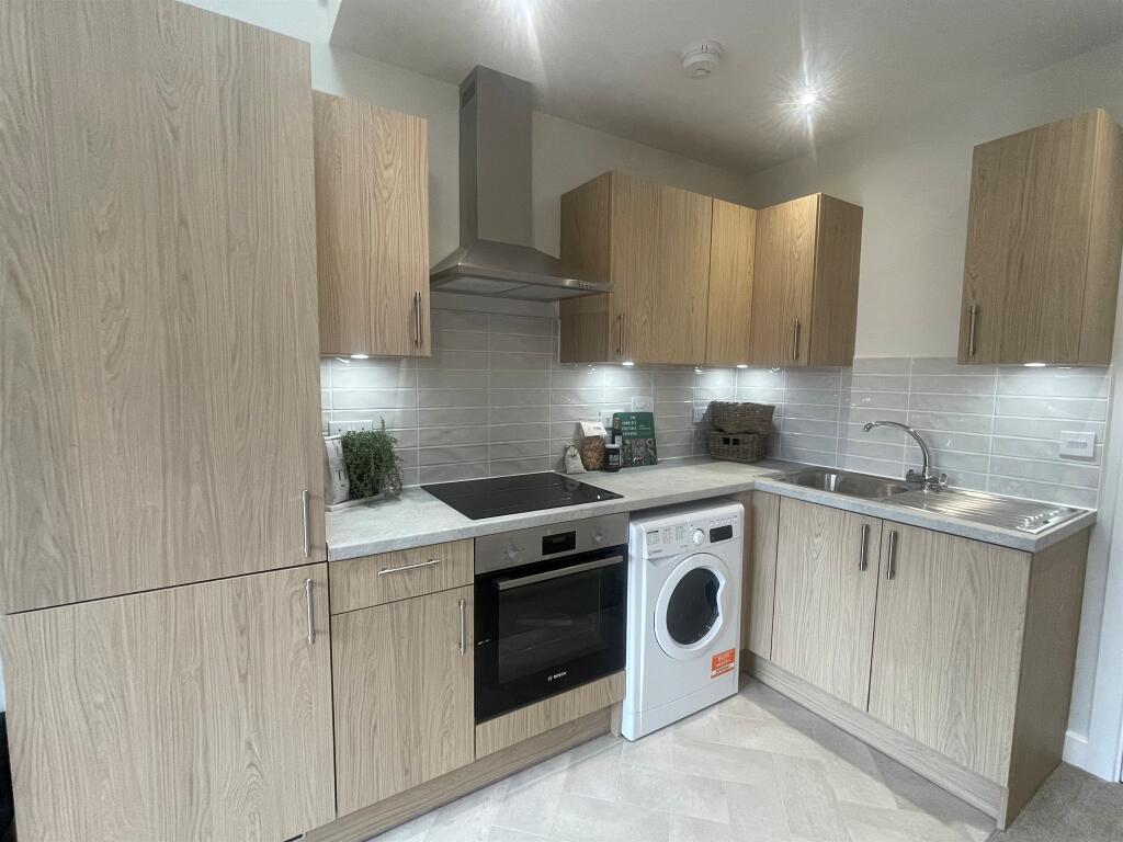 1-bed flat on R L Stevenson Avenue, Bournemouth, £212,500