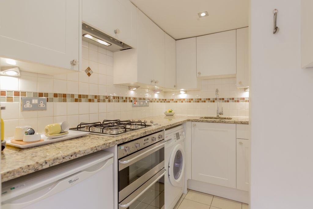 7 Northumberland Place, Edinburgh, EH3 6LQ - View 6