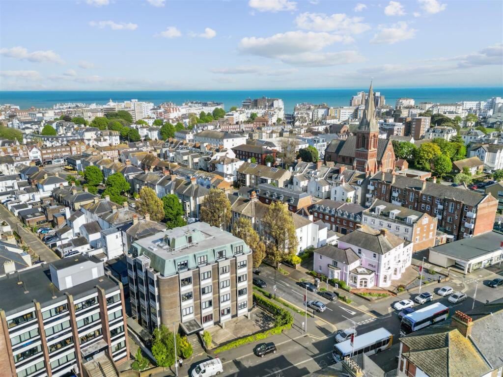 Apartment in Eastbourne, Little Chelsea, Meads - View 2