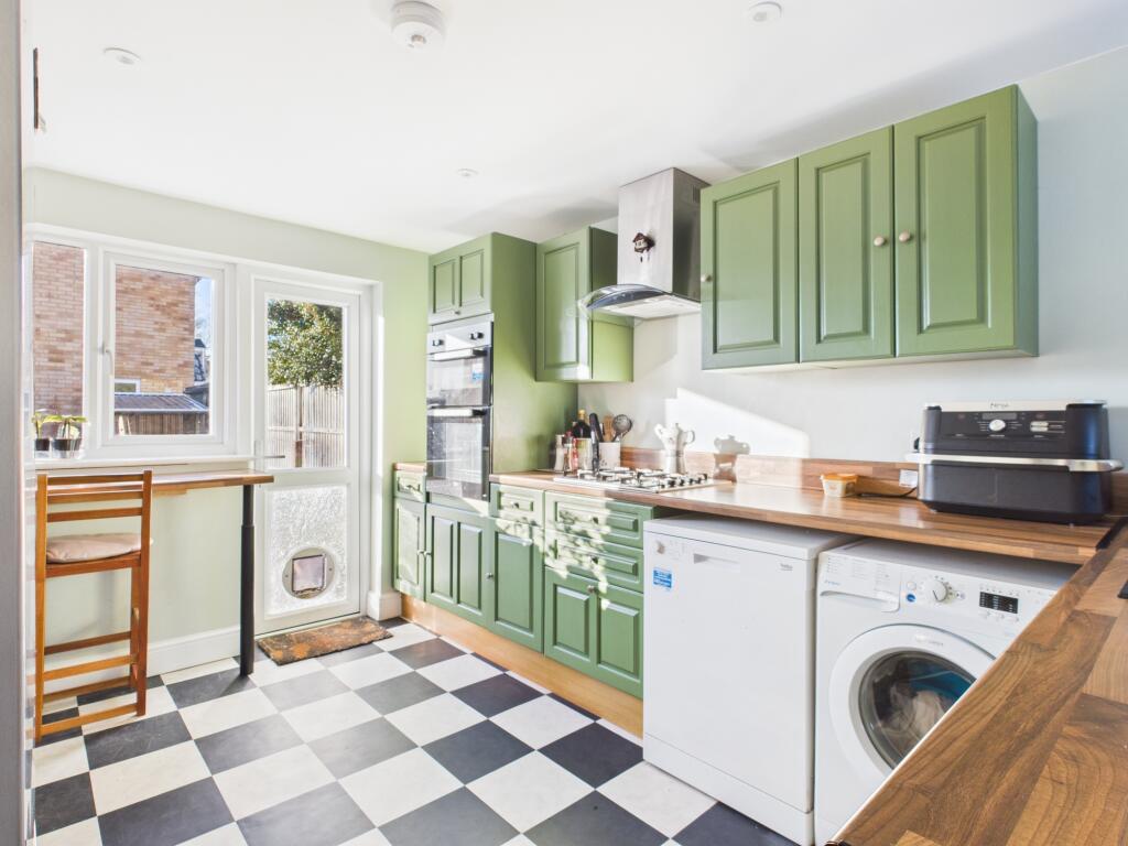 House in Basingstoke and Deane, Basingstoke - View 3