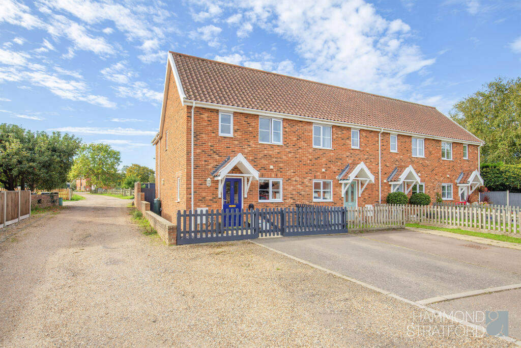 3-bed terraced on Chestnut Close, Swardeston, £300,000