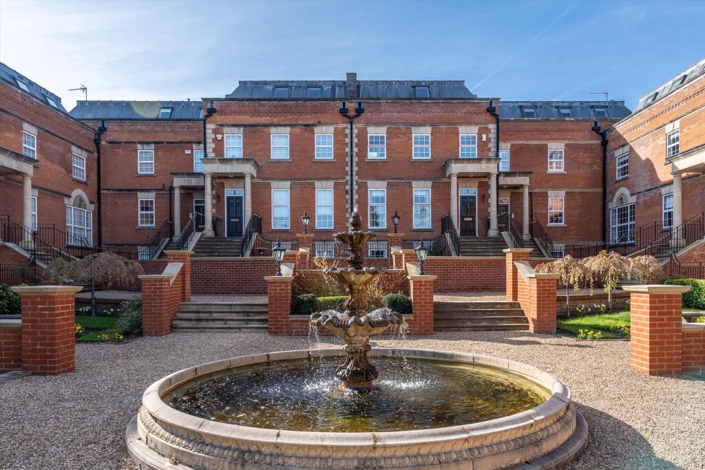 Main image of property: London Road, Sunninghill, Ascot, Berkshire SL5