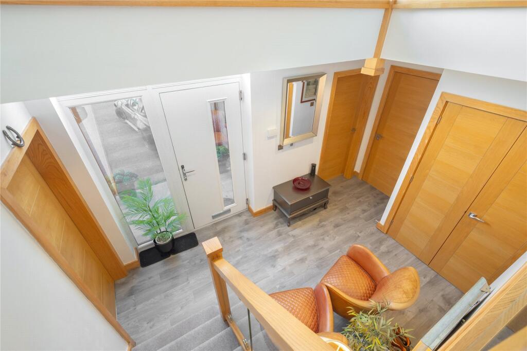 House in Huddersfield - View 3